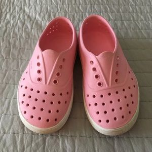 Native Shoes // size 12